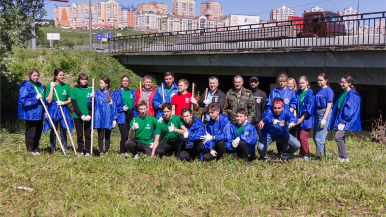 Депутаты провели экологическую акцию «Очистка малых рек»
