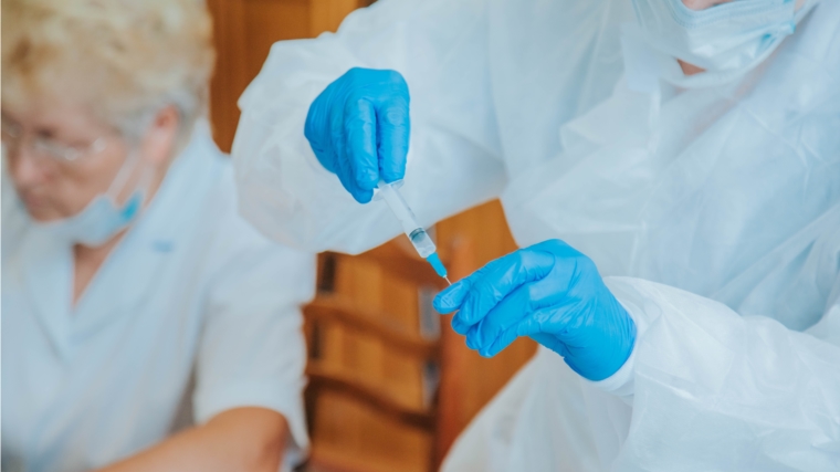 Прививайтесь и будьте здоровы! В администрации Чебоксар еще 105 человек прошли вакцинацию от COVID-2019