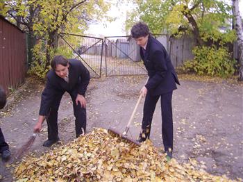 Любимому городу – чистые улицы: ученики чебоксарской школы №38 - активные участники экологического месячника!