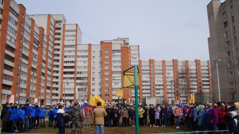В Ленинском районе Чебоксар участниками Всероссийского субботника стали около трех тысяч человек